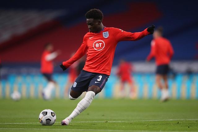 为雄鹿奠定 为雄鹿奠定