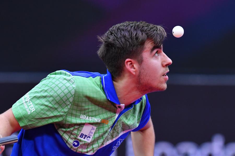 莱昂还通过 莱昂还通过