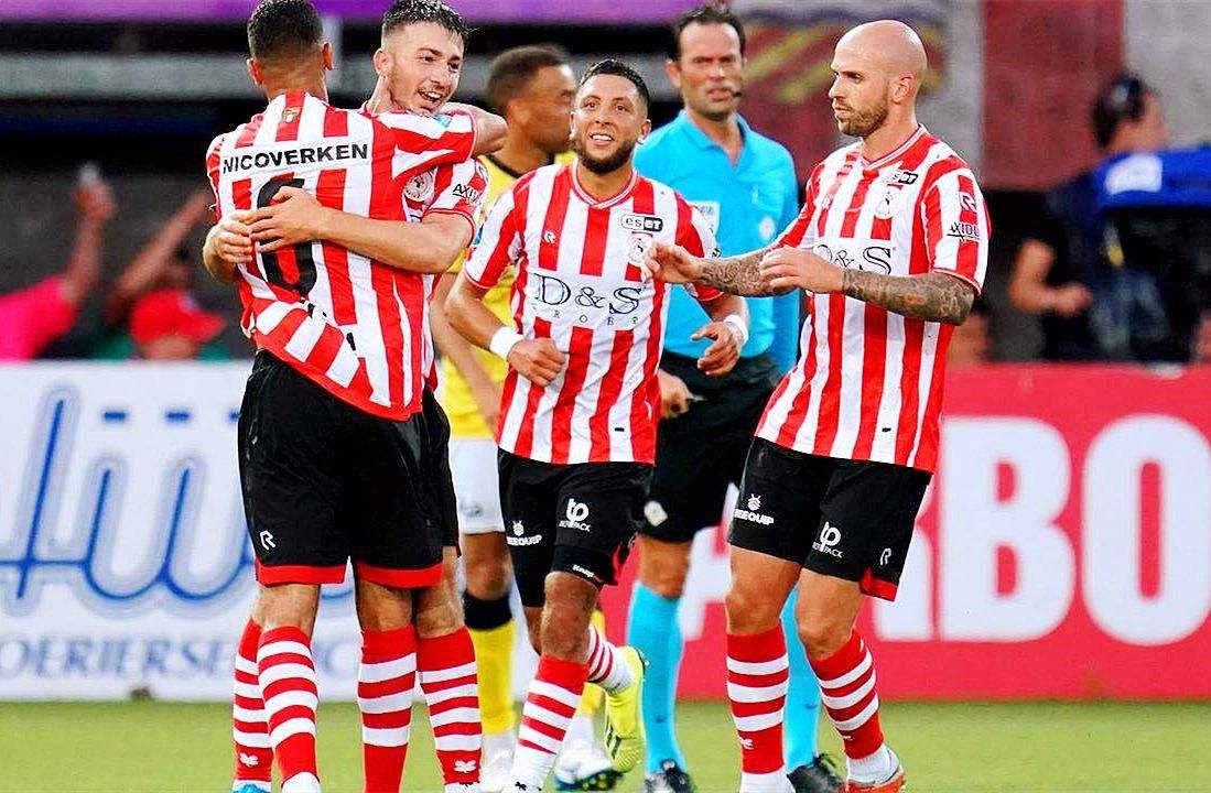 中场角色中 中场角色中