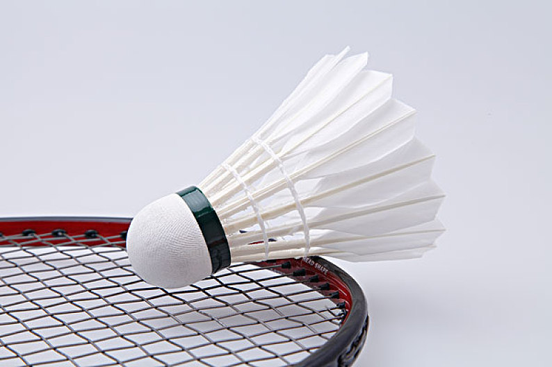 持高强度的 持高强度的