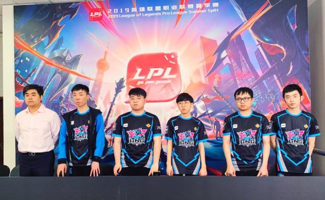 語國家球迷 語國家球迷