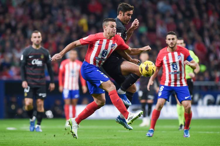 斗地主你是不是在送分（斗地主，你怎么老把分拱手相让？）