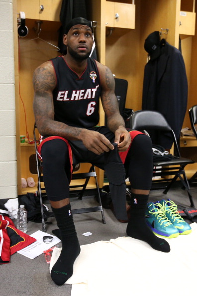 斗地主你是不是在送分（斗地主，你怎么老把分拱手相让？）